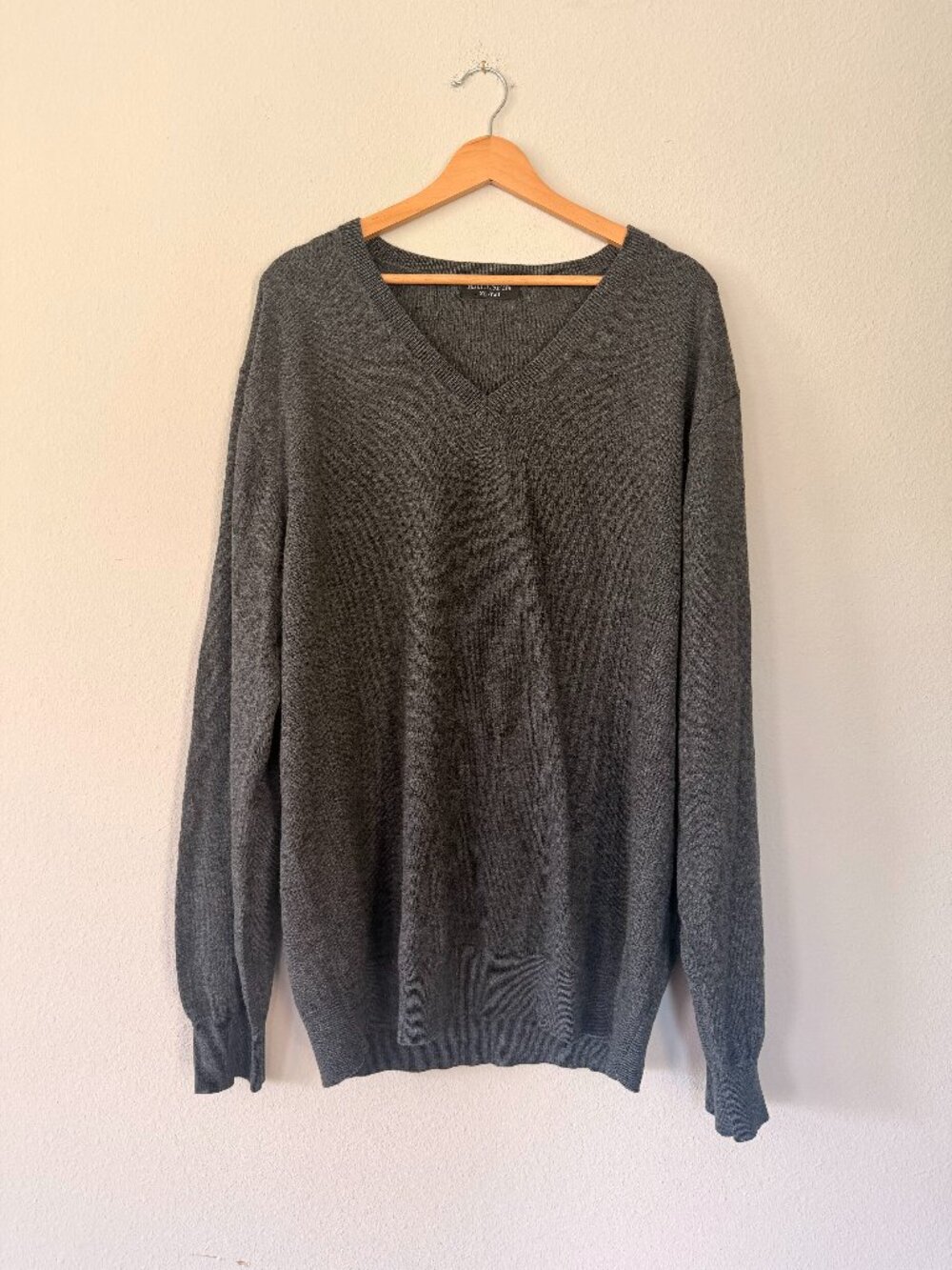 Kallspin Tall XL Gray V-Neck Sweater